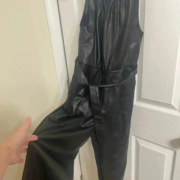 ZARA Faux Leather Cropped Girls Sleeveless Jumpsuit Sz 11/12 Buttery Soft - Picture 13 of 16